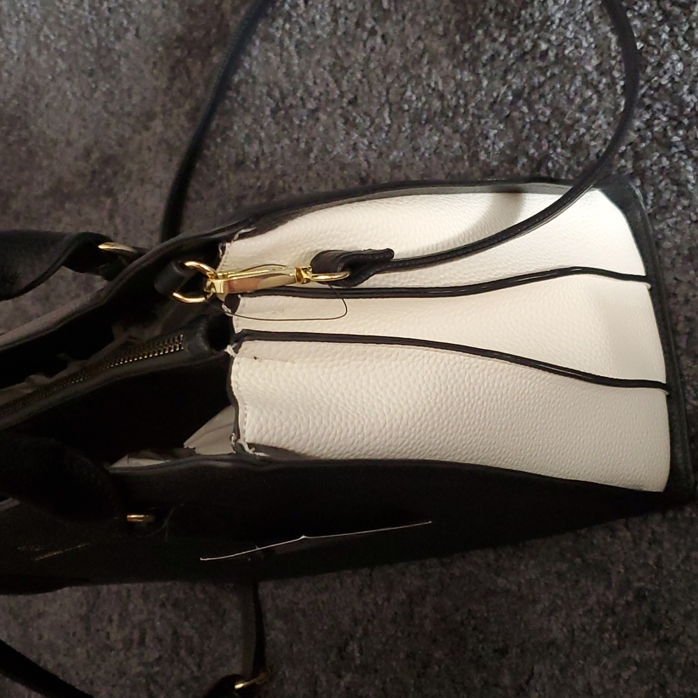 Handbag - Picture 2 of 8